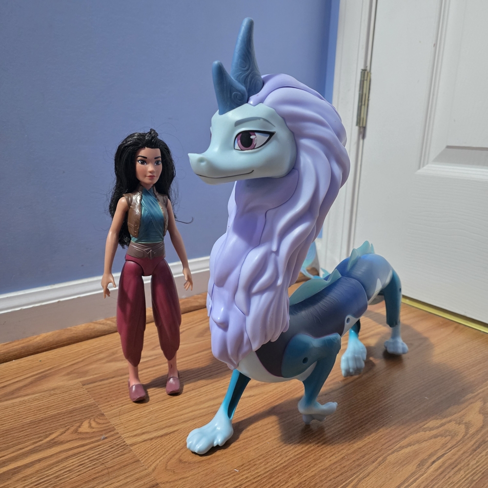 Disney Raya and Sisu Dragon Toy Set - Blue and Purple